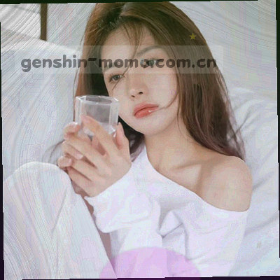 戴着耳机的二次元客服角色插画